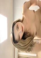 苗条妖艳妹子厨房口交