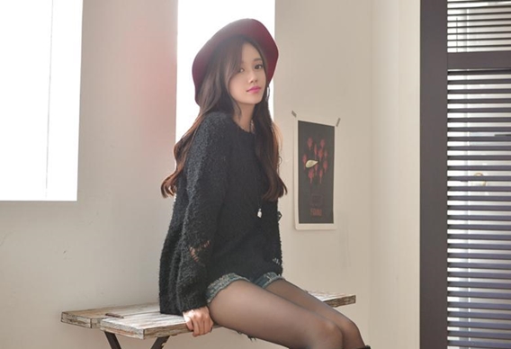 爱吃菠萝的小少妇黑丝美穴沙发开抠D罩杯美乳乱舞啪啪暴插淫叫震天