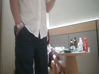 很有气质的熟妇偷偷约会二十多岁小伙激情操逼