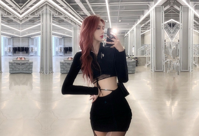 网红脸小少妇白嫩圆润美臀满分欲拒还迎俩人对白很精彩有趣小哥啪啪射出共度欢乐一刻