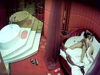 套房传媒公司眼镜副总与干练短发女策划开房搞破鞋战斗力很生猛把美女策划肏到高潮尖叫