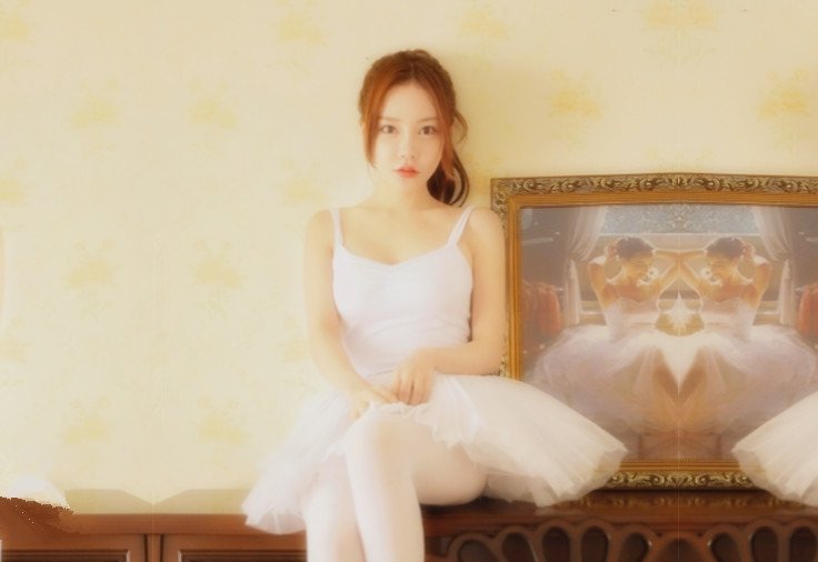 舞蹈老师的同学这俩闺蜜是找到快乐源泉了打着按摩的旗号享受性爱的快感真实良家精彩万分