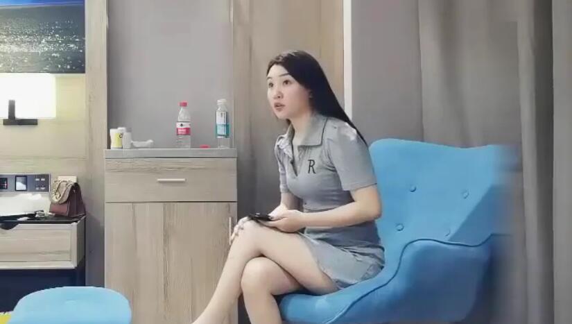 9总全国探花第二场约了性感少妇洗完澡穿上红色睡衣69口交骑乘猛操呻吟娇喘非常诱人