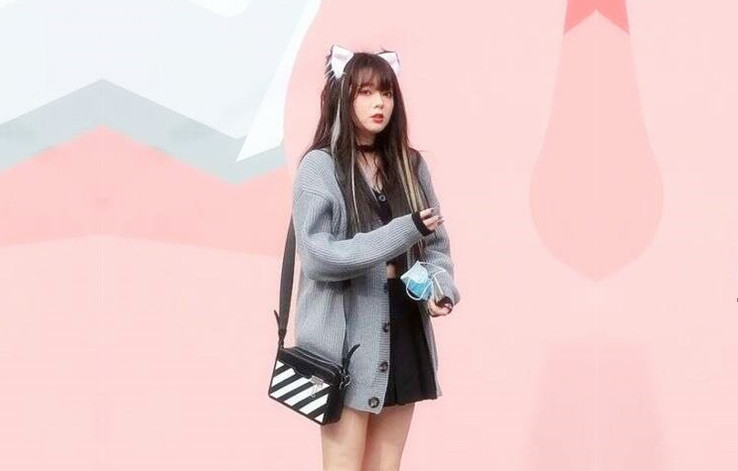 跨年第一炮C罩杯小少妇温柔健谈打桩机神威依旧粉穴特写被狂插精彩迎新