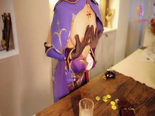 脱衣舞女郎莫娜