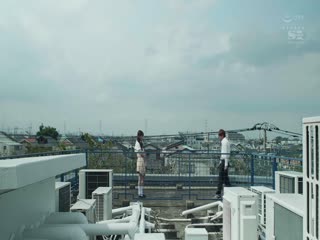 曾經霸凌我的學園美女現在是有錢的名媛妻子… 目擊到她搞不倫的我隨我喜好時刻復仇強暴 日向真凜