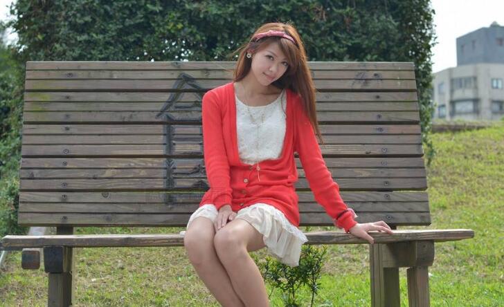 红衣美眉极品口活特写镜头超清口硬了后入爆草射了一屁股精液