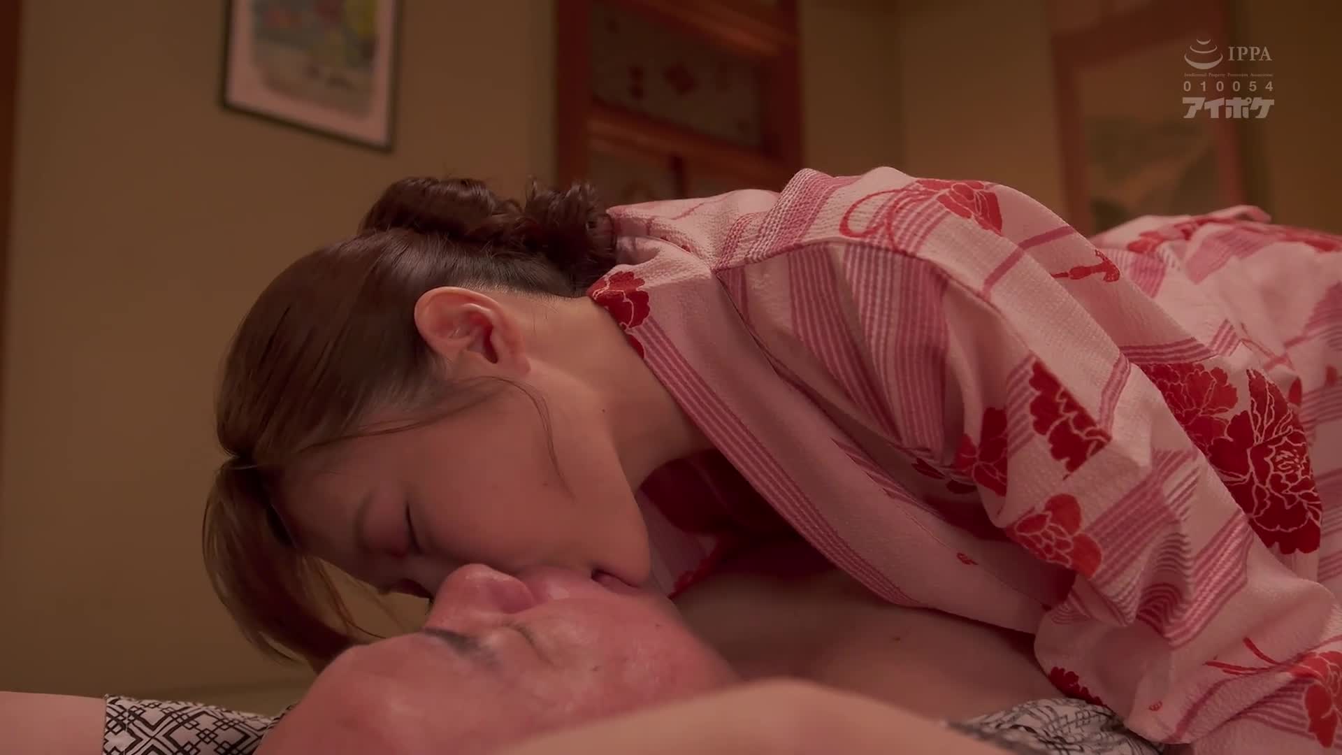 欲求不満な上司に相部屋で朝まで痴女られ続けたボク 巨チンが取り柄のボクは性欲尽きるまで一晩中犯●れまくり 相沢みなみ