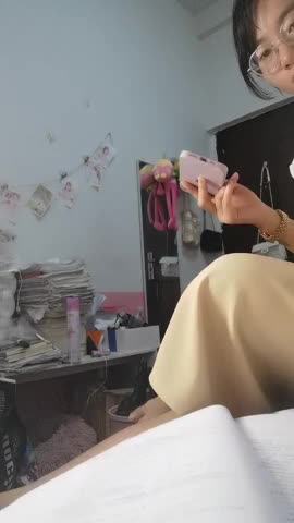 【無水印原版---新片速遞】20220329，【老师不是湿】，真实小学语文老师，欠了网贷黄播，洗澡，撒尿刺激~老师不是是-20220329213015