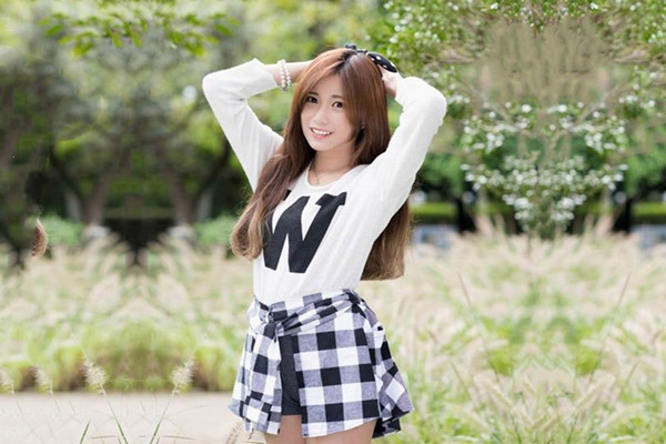 良家少妇28岁寂寞小白领一晚上拿下酒店百依百顺肆意操爽