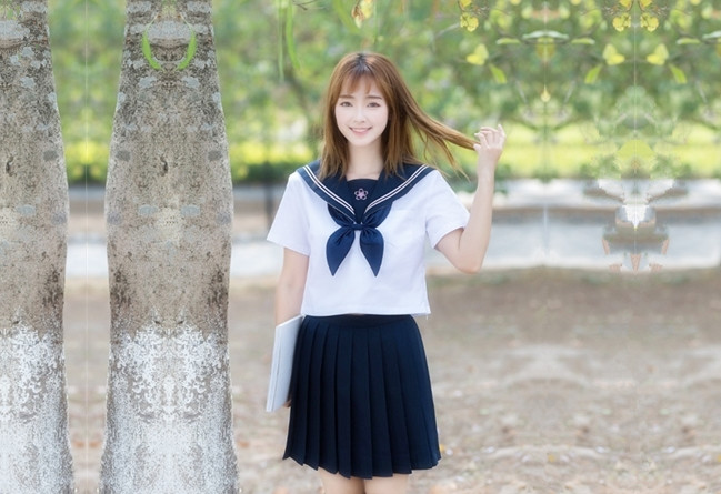 约炮刚成年的水手服娃娃音白虎兼职学妹SM式做爱