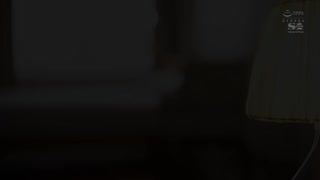 與大叔流汗交絡體液滴落密着性交 吉良鈴 SSNI-698