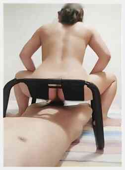 文艺气质范的美女主播为了收益要直播和男友啪啪,男友不同意妹子只能用特殊道具干他,最后被按在床上猛操!