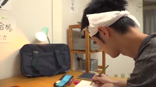 接吻技巧出眾的繼母與處男兒子嘴唇作愛！ VRTM-477