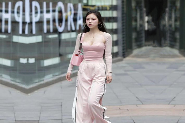 良家小少妇休息后第二炮后入骚逼爽歪歪