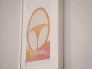 麻豆出品MD004最新流出猥琐家长内裤塞嘴里强上儿子的班主任还自拍留念1080高清原版