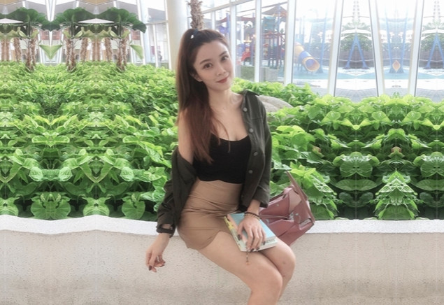 20来岁美臀小姐姐再次光临全身按摩推屁股高清拍摄金手指扣穴侧躺爆插多毛骚逼