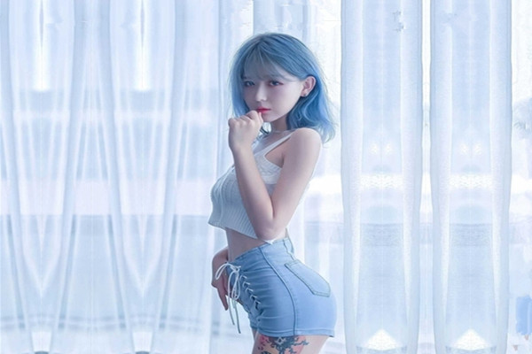 泡良大佬最新力作一周拿下00后学生妹大三在读连干两炮浴室口交啪啪好身材诱人