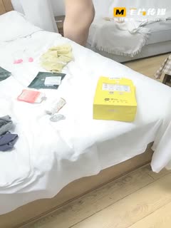 清纯嫩逼被主播小哥操得高潮腿软，小哥一天既连射两炮都还没累！