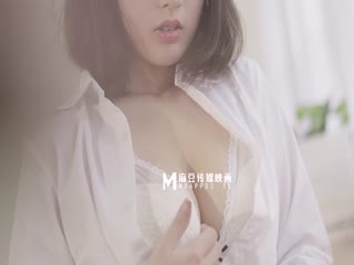 麻豆AV MD MD0216 反差淫女初登場 新人女優 楚夢舒