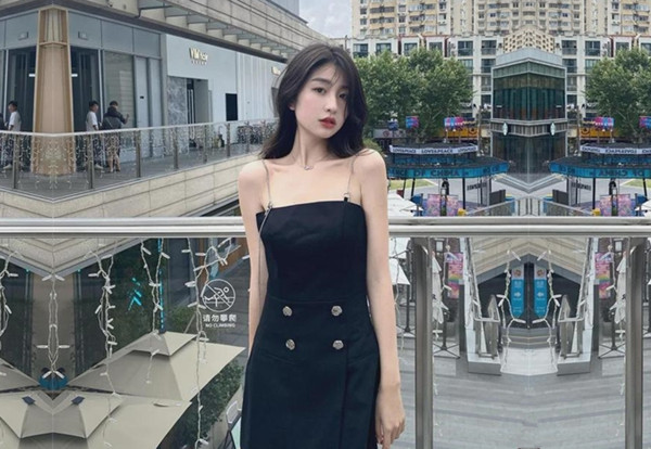 极品外围女神皮肤白皙温柔甜美小姐姐乖巧听话抠穴口交什么都配合物超所值