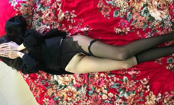 大学生静静极品小嫩逼毛少水多先棉袜足交再换黑丝无套骑着操