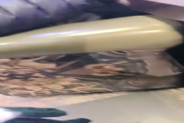疯狂大三学生妹涵玥玩真实直播网吧勾引帅哥 带回家中激烈做爱 竟无套开操 肆意玩操青春肉体