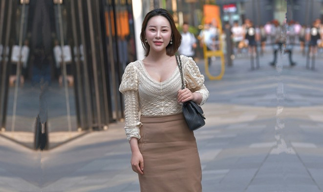 爱熟女的大神私人会所嫖娼国内巨乳小少妇心型的嫩穴很有特色被操的呻吟不断