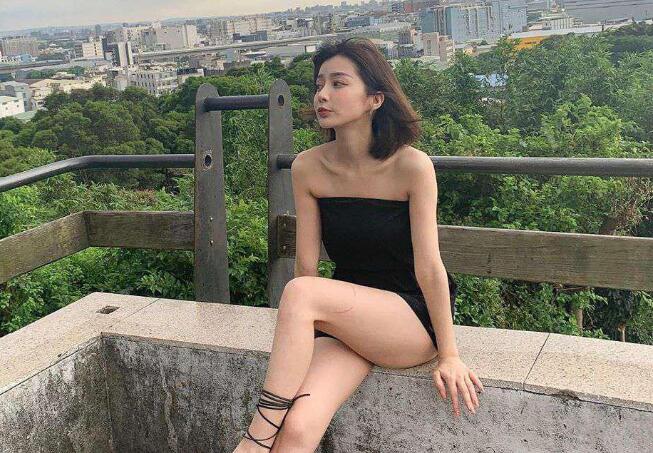 98年女友多体位暴插白丝肉丝情趣内衣呻吟娇喘很诱惑