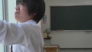 滿是濕透學生妹的教室裡男性只有我一位 HUNTA-652