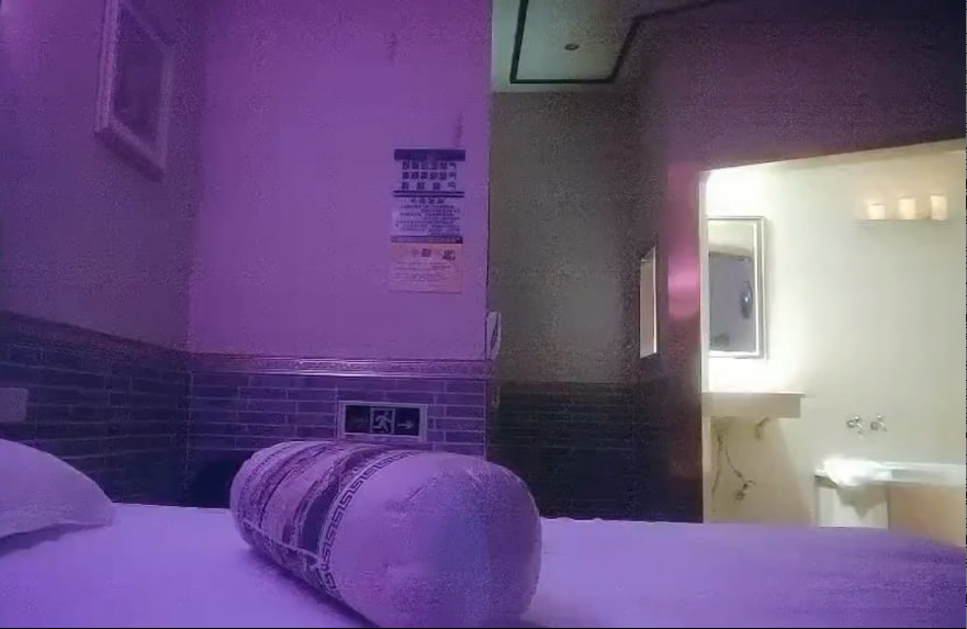 大尉探高端鸡窝调情氛围满分娇弱胴体大屌猛操干哭她