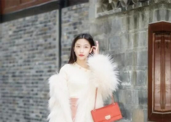 温柔娴淑腼腆害羞高颜值3500一炮干别人的女神真值