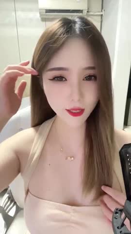 长发网红高颜值美女全程露脸双手搓奶奶子还不小的跳热舞就已经不行了