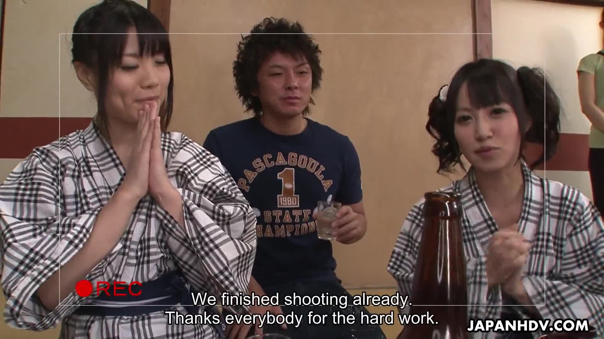 大奶美少妇福利小视频在楼道给炮友口交楼下还有人搞卫生最后射奶子上很是诱惑 new