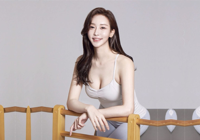 新晋泡良达人极品气质少妇风情万种对白有趣口交啪啪白嫩胴体特别诱人