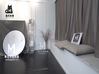 麻豆AV 貓爪影像 MMZ047 變態私家攝影師 林怡夢