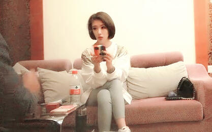 凌晨场约操气质短发小姐姐精选新品情趣装粉嫩鲍鱼细腿美乳强奸式啪啪后按摩调情观赏度极佳