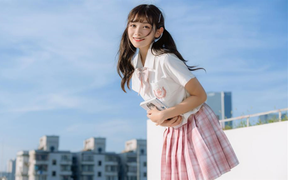 霉可可白丝JK学妹