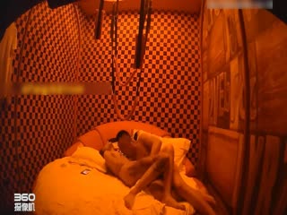 喷血推荐-主题酒店TP170长腿美女上班时间和男友开房,刚操一会就赶紧回去,把女友闺蜜骗来接着操