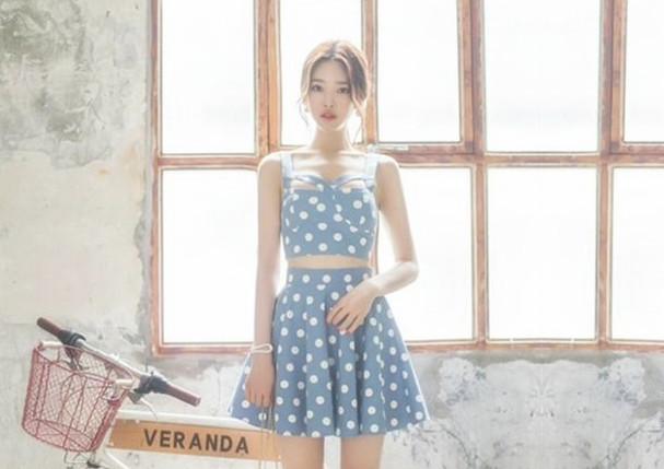 探花网约蓝衣蓝衣外围妹子脱掉衣服深喉舔屌上位骑乘打桩猛操后入撞击抬起双腿操