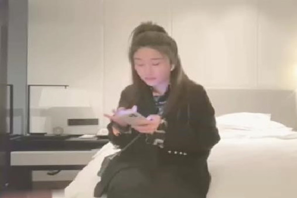 小宝寻花约了个外围神似关晓彤