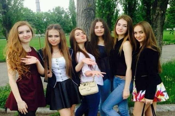 一屋子俄罗斯美女帝王级享受香艳巨作不可错过