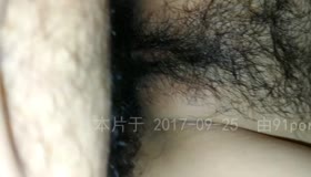 操老婆的骚逼黑漆漆的