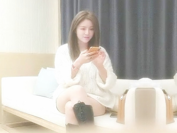 战神小利红色奶头肉感外围美女穿上连体网袜特殊姿势口交大屁股整根插入站立抬腿后入猛操