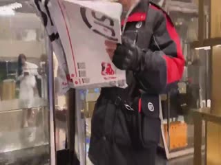 沈樵-女色狼勾引快递小哥