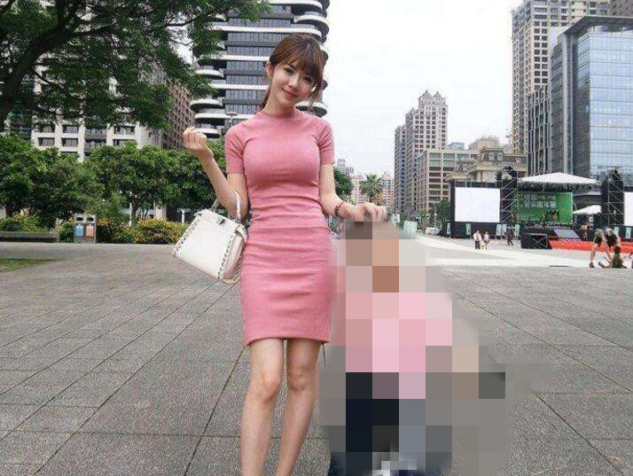 性感后妈在做午饭黑色的蕾丝内裤让干儿子兽欲爆发终于和后妈突破最后性爱禁忌把后妈操了口爆裹射