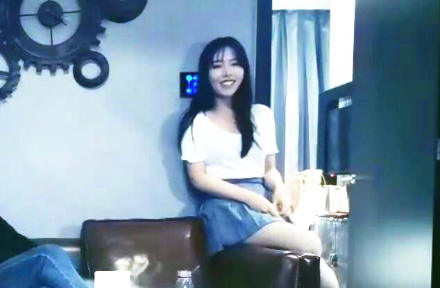 秦总探花高颜值甜美兼职妹子大力猛操搞得呻吟连连一直娇喘侧入快速抽插操的喊疼