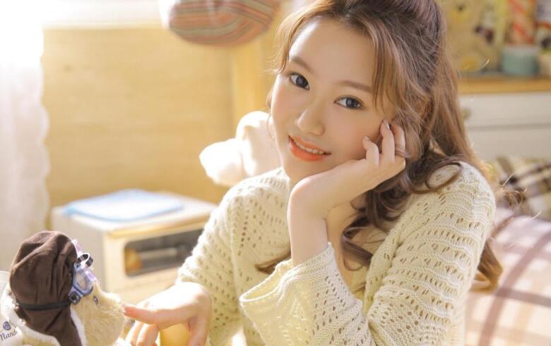 性感黄发妹子和炮友双人啪啪口交舔JJ上位骑乘侧入抽插呻吟非常诱人很是诱惑喜欢不要错过