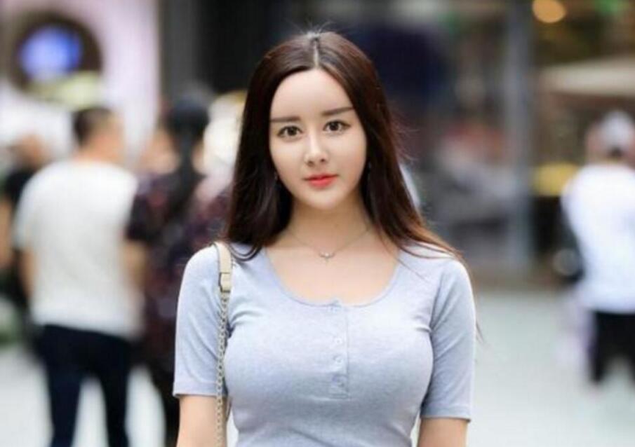 东北欣儿定制系列第7部无比淫荡的骚货被后入内射艹的喷水