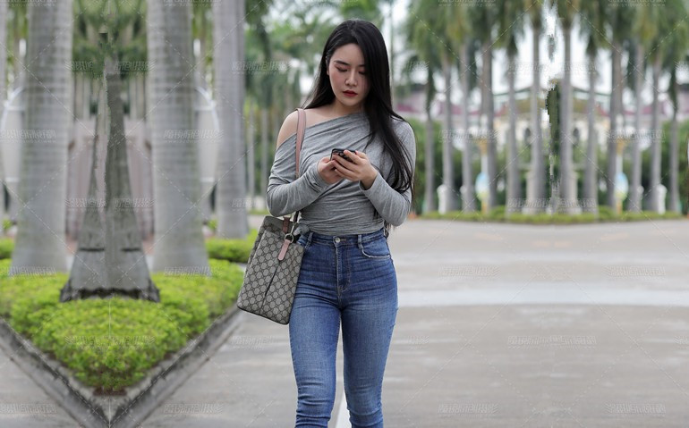 空虚寂寞富婆姐酒店豪华套房和网友约炮